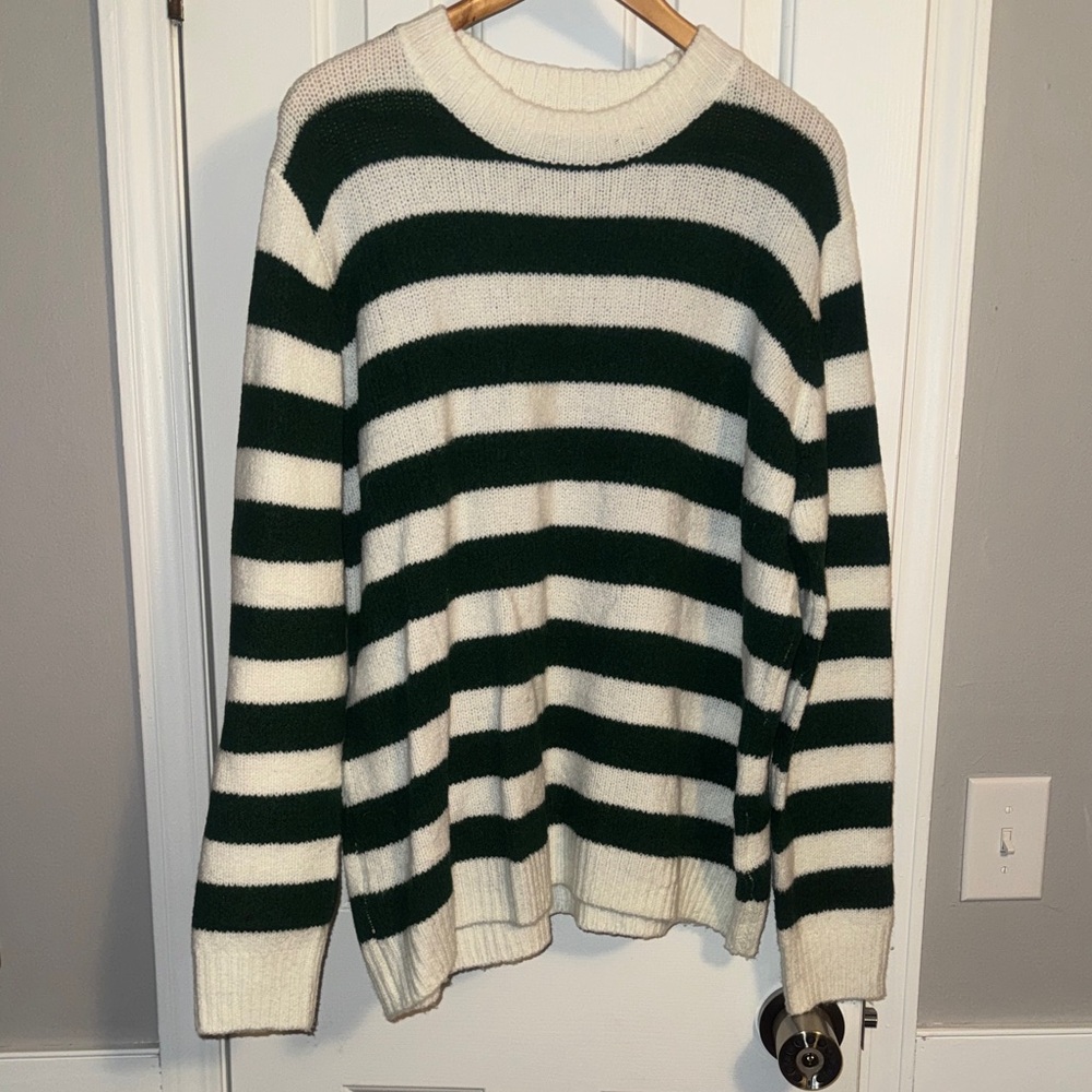 Classic Striped Crew Neck Sweater in Green and White (R)
